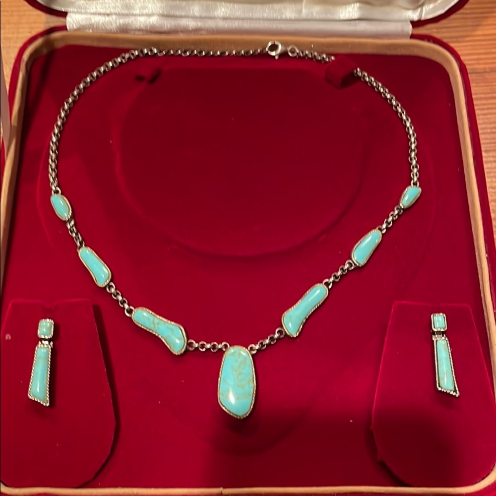 Vintage solid 925 Silver and Turquoise necklace and earrings set
